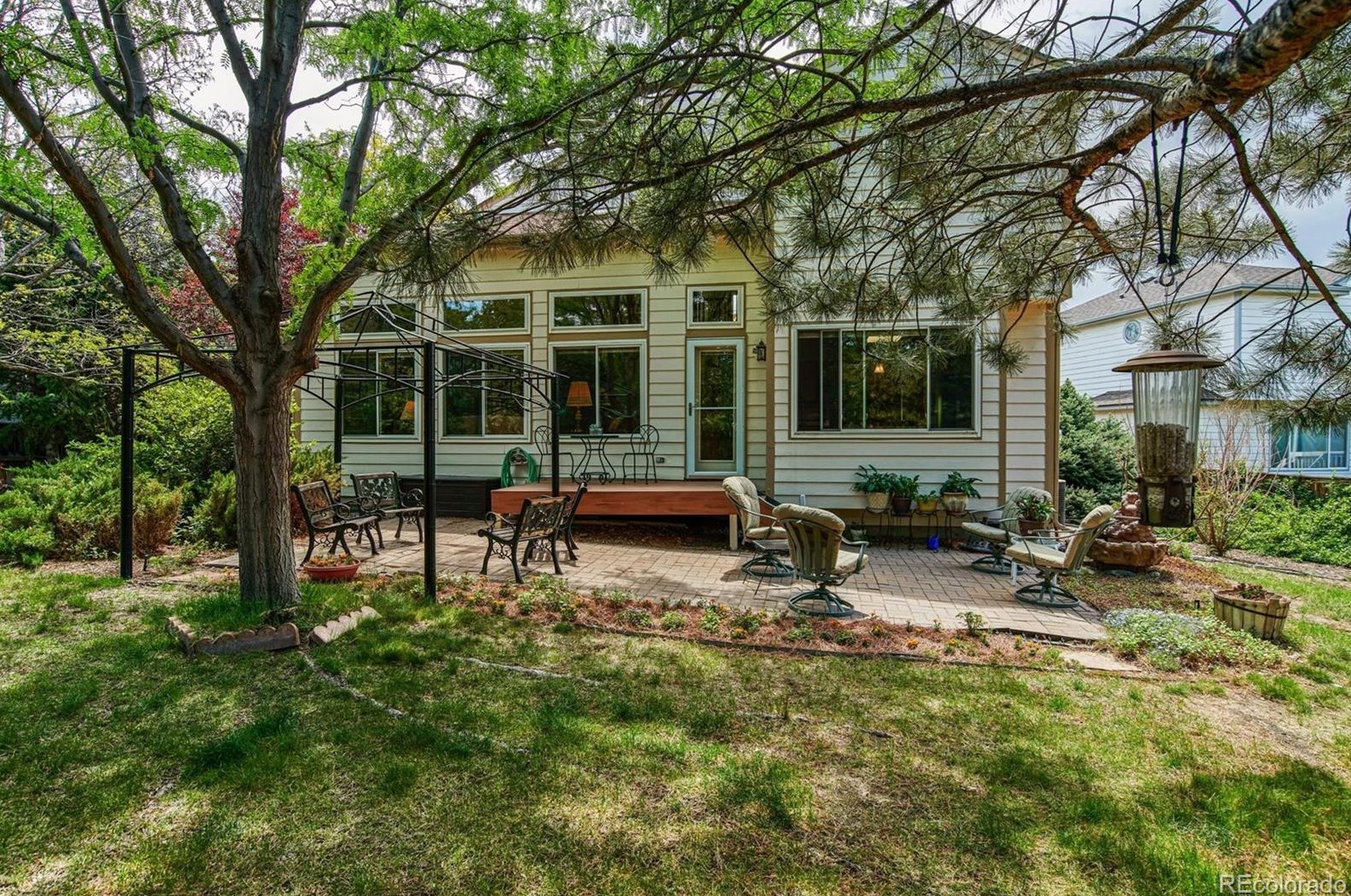 10039 Silver Maple Rd, Littleton CO 80129-5460 exterior