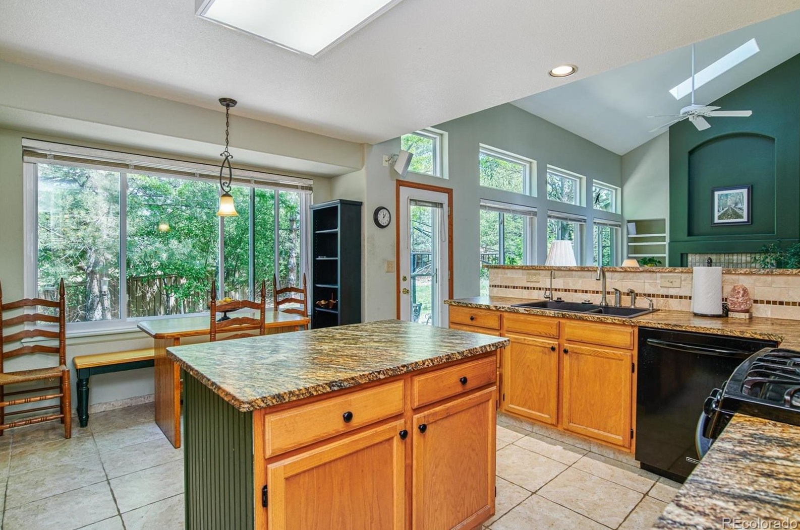 10039 Silver Maple Rd, Littleton CO 80129-5460 exterior