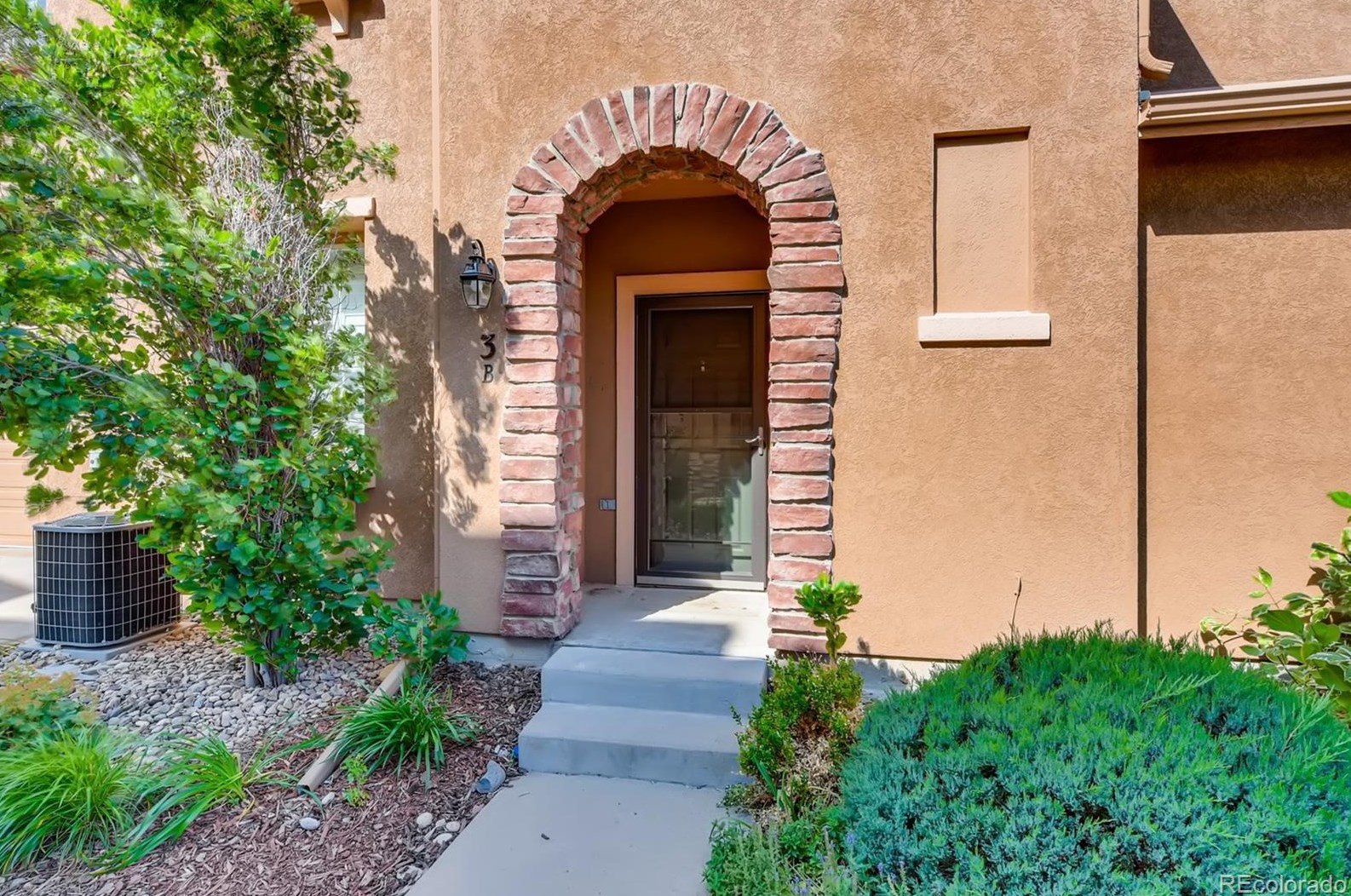 10519 Ashfield St, Littleton, CO 80126-8087