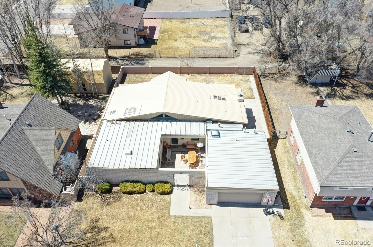 2 Bellwood Dr, Alamosa CO 81101-2438 exterior