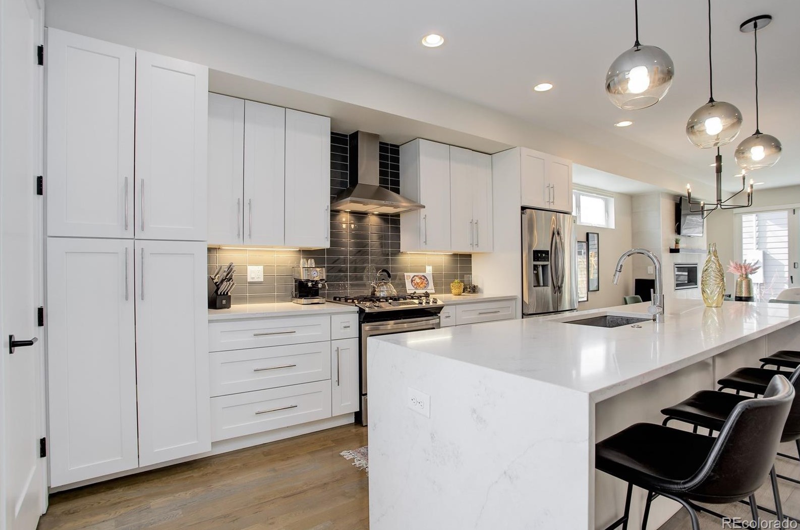 2755 S Acoma St, Englewood, CO 80110