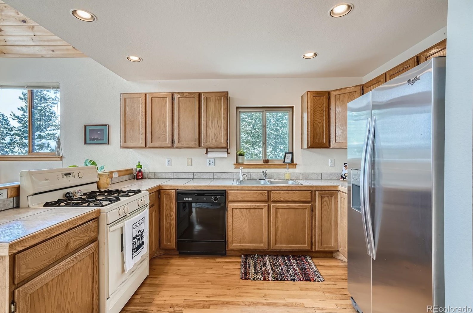 902 Karlann Dr, Arvada CO  80422-4067 exterior