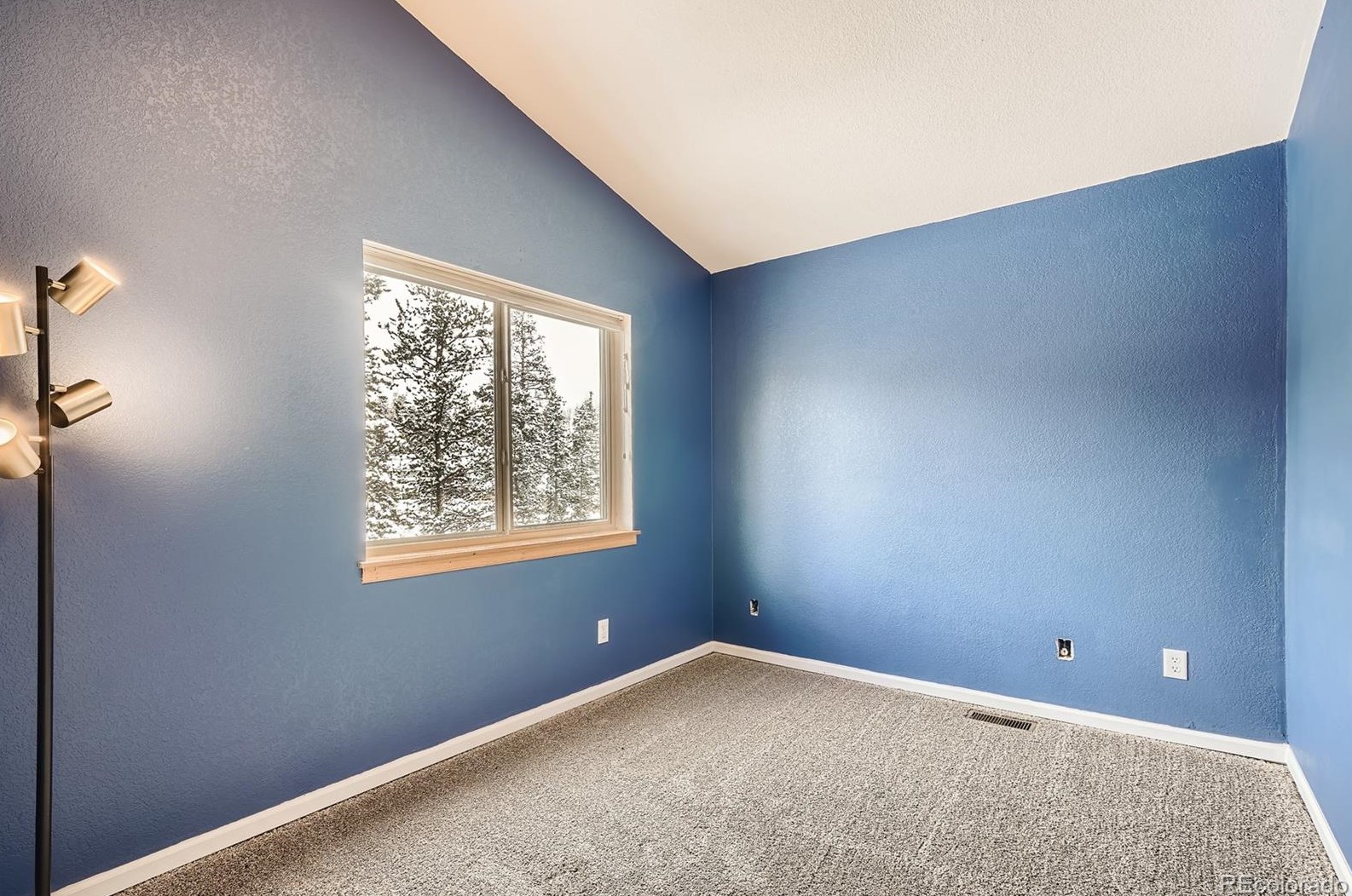 902 Karlann Dr, Arvada CO  80422-4067 exterior