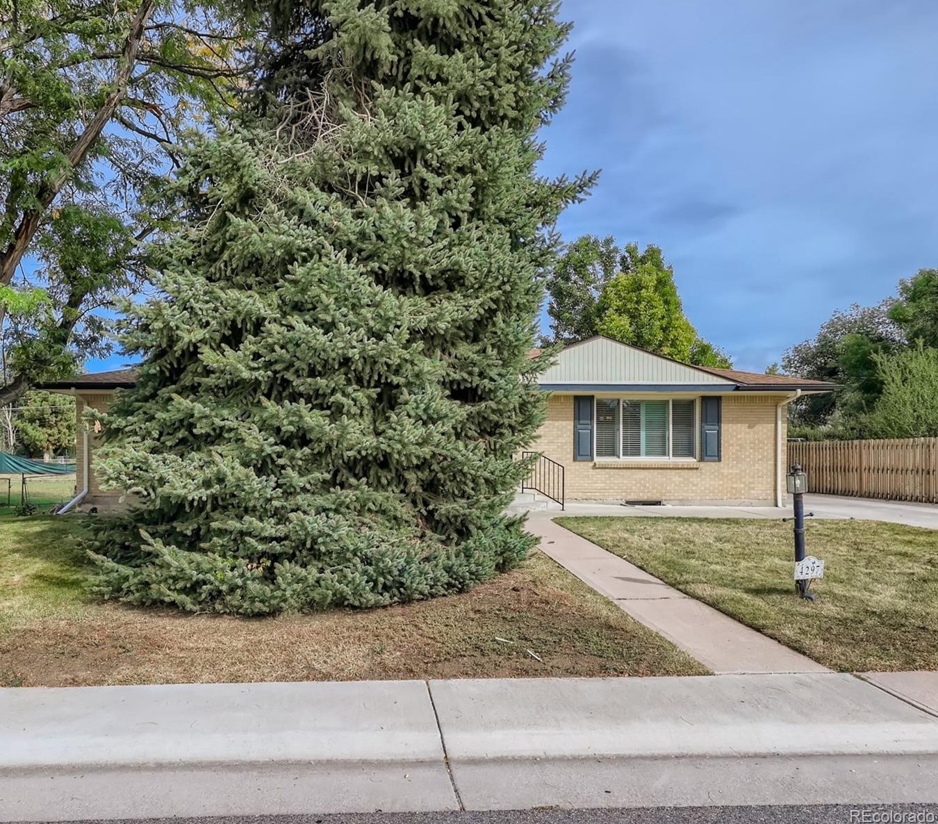 4297 Davies Pl, Littleton, CO 80122-2141