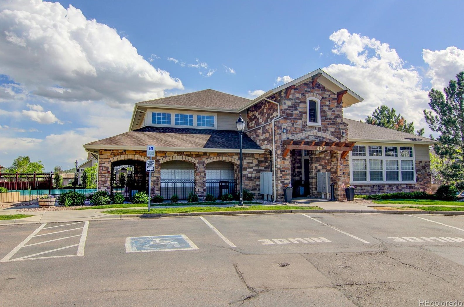 431 Black Feather Loop, Castle Rock CO 80104-8016 exterior