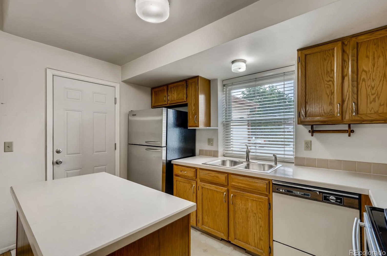 7321 Dudley Ct, Littleton CO 80128-4226 exterior