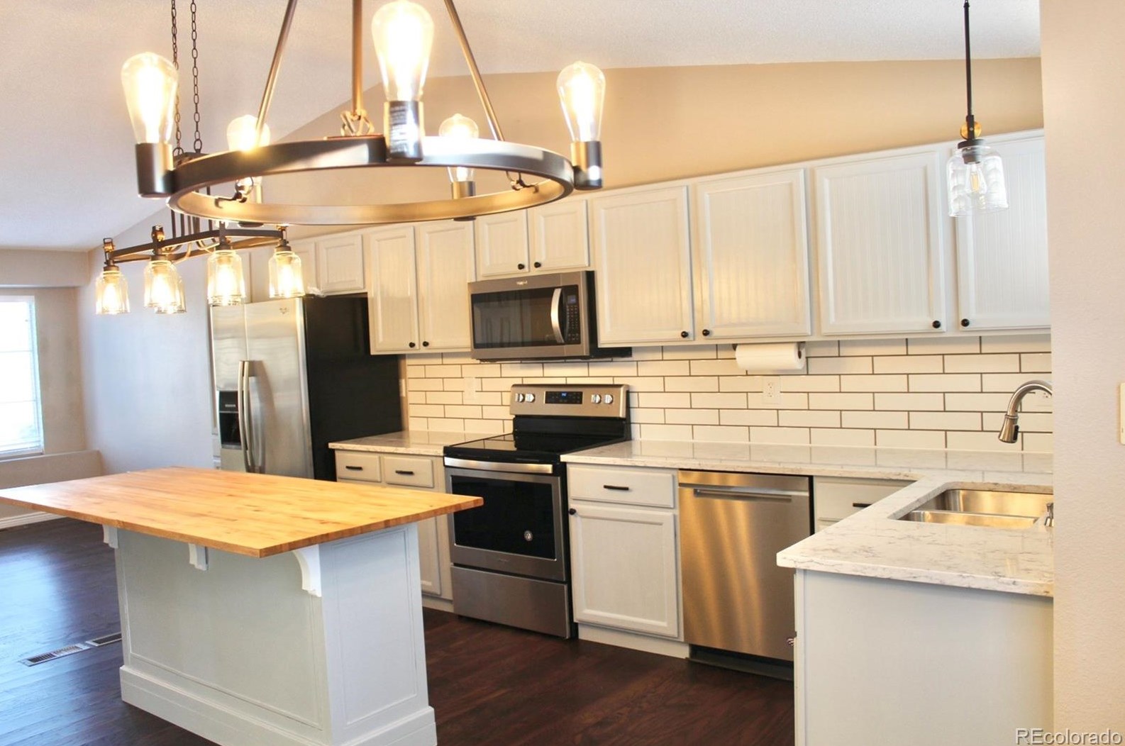 9763 Cove Creek Dr, Littleton CO  80129-5769 exterior