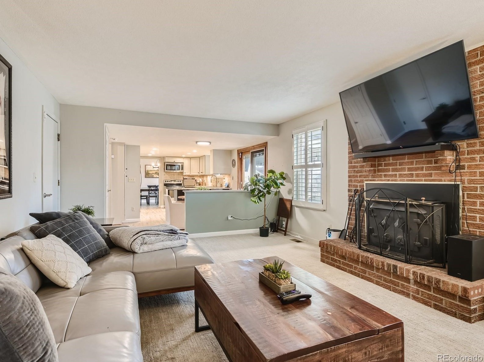 8916 Geddes Pl, Littleton CO  80128-4109 exterior