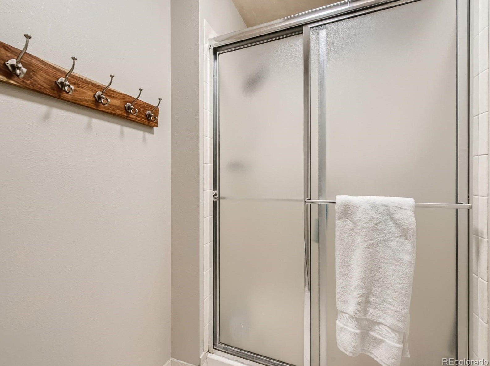 8916 Geddes Pl, Littleton CO  80128-4109 exterior