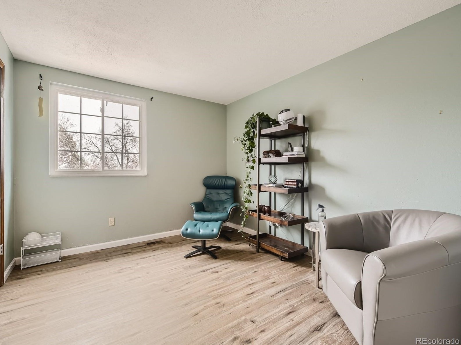 8916 Geddes Pl, Littleton CO  80128-4109 exterior