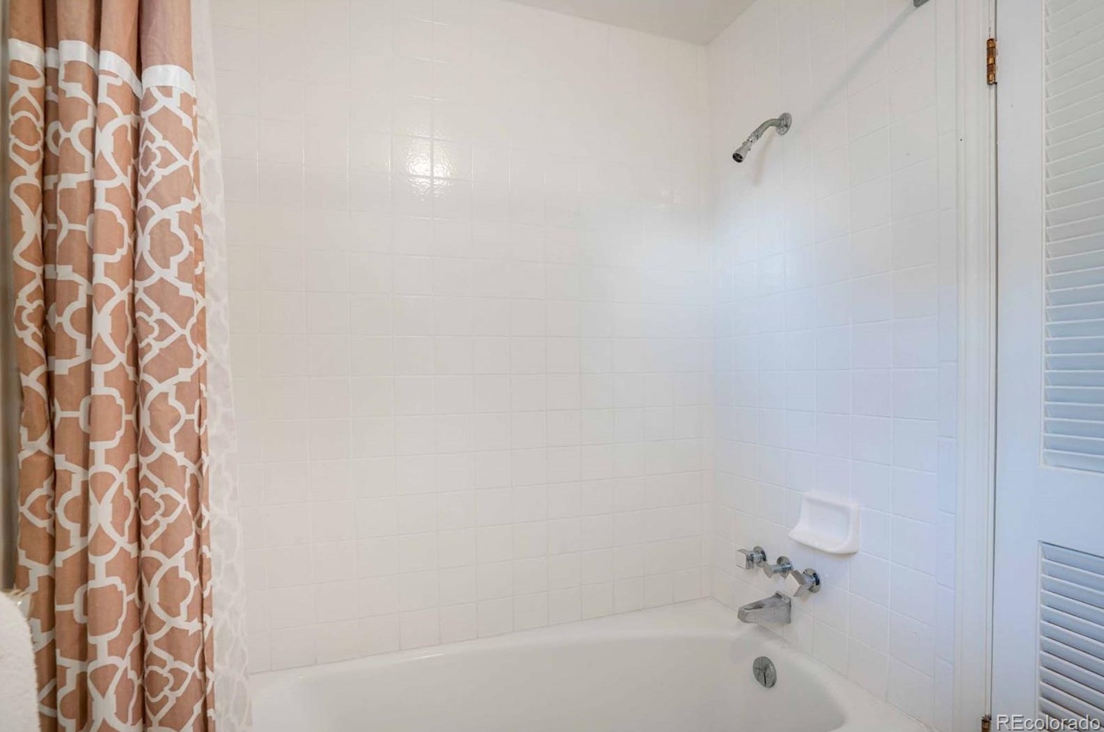 7097 Madison Way, Littleton CO 80122-2038 exterior