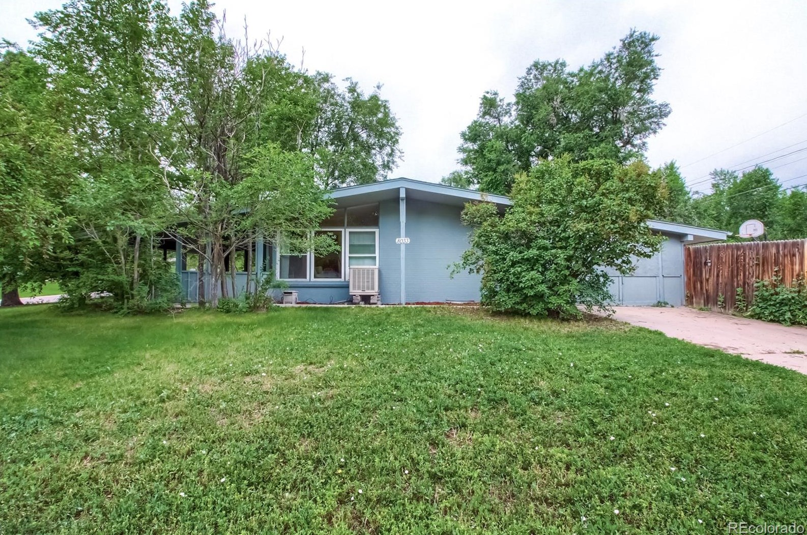 8033 Chestnut Way, Littleton, CO 80128-6056