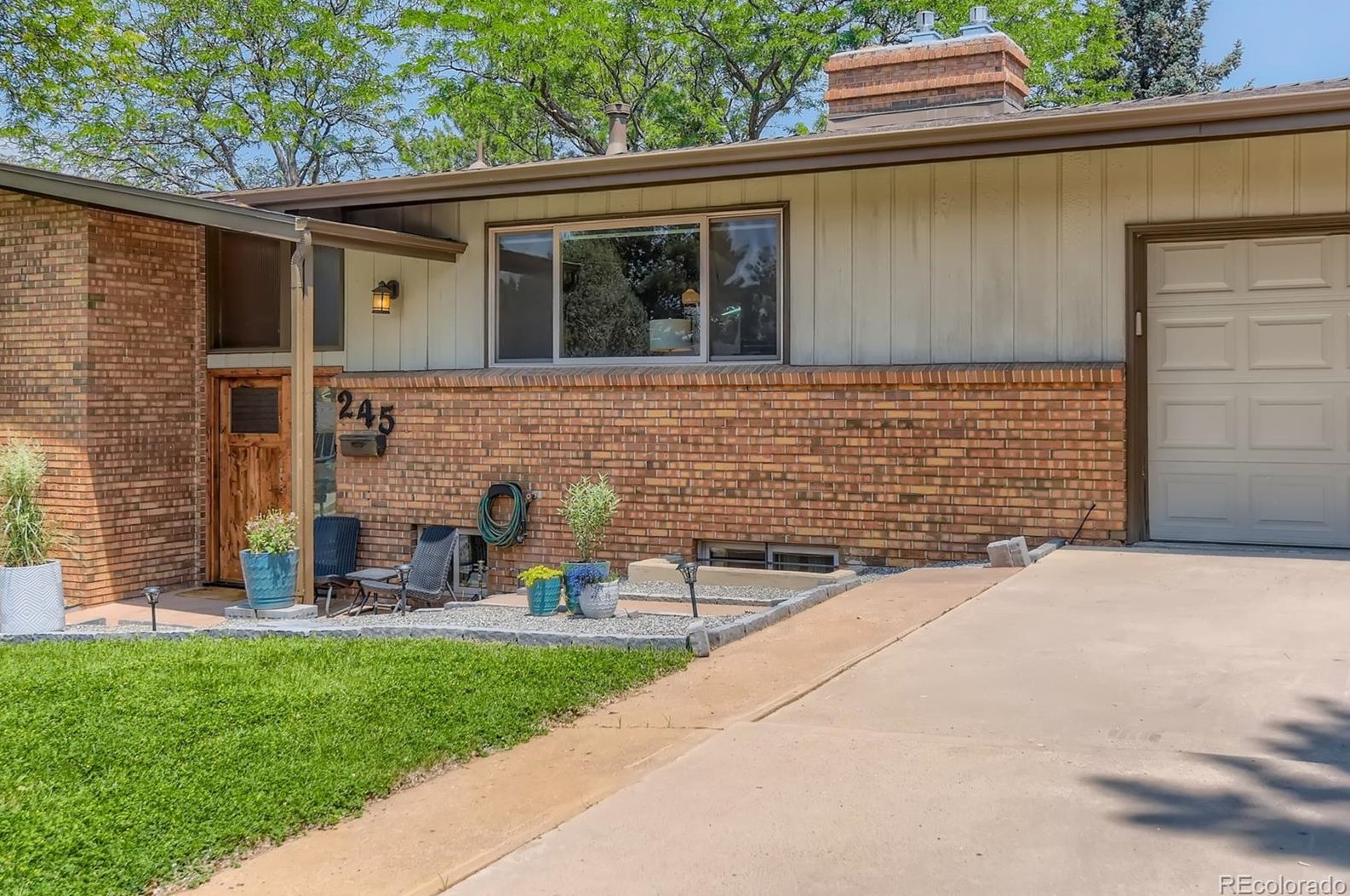 245 Delaware Cir, Littleton, CO 80120-4224