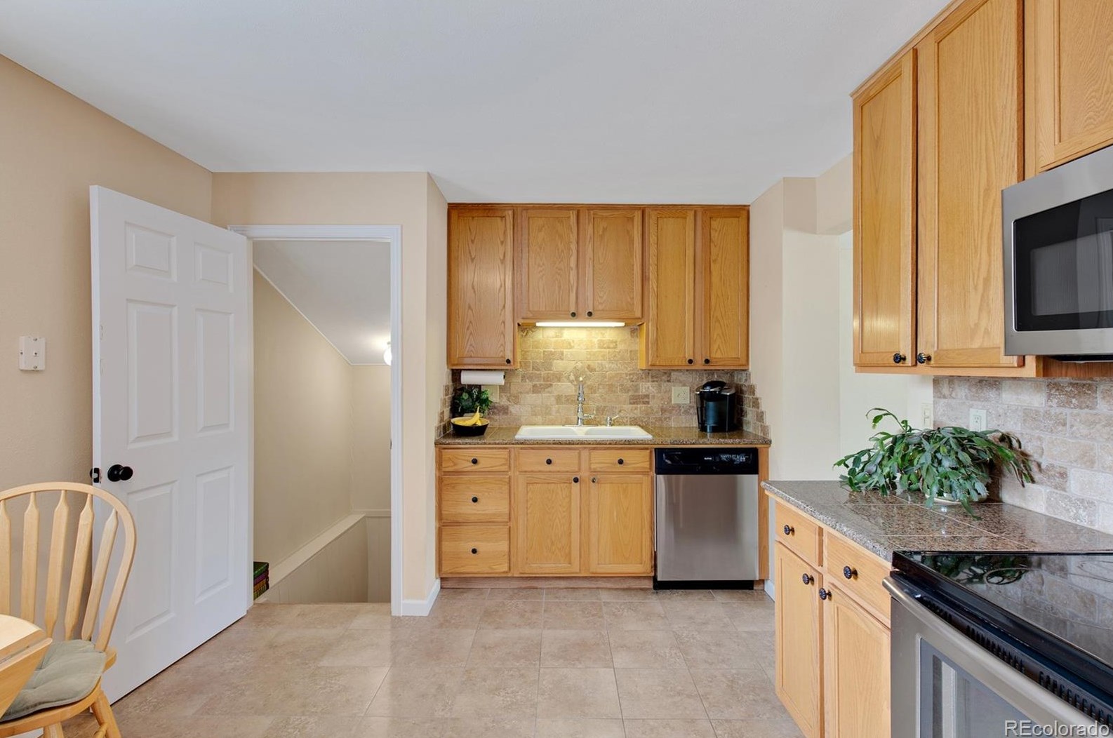 7206 Elm Ct, Littleton CO 80122-3828 exterior