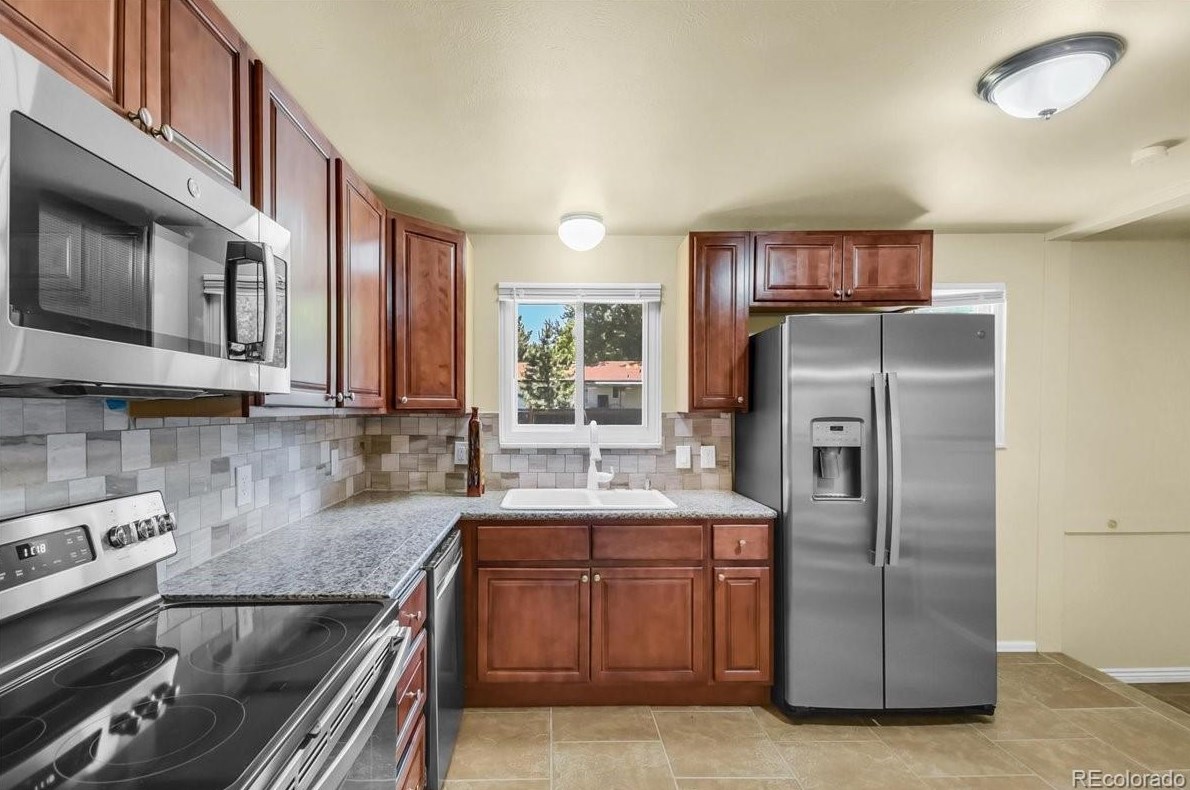7482 Otis St, Arvada CO  80002-3836 exterior