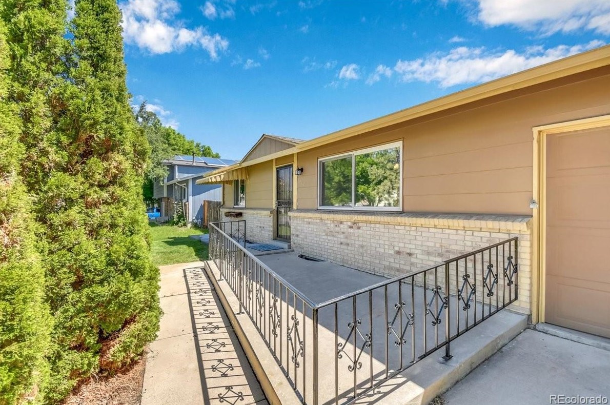 7482 Otis St, Arvada CO  80003-2854 exterior