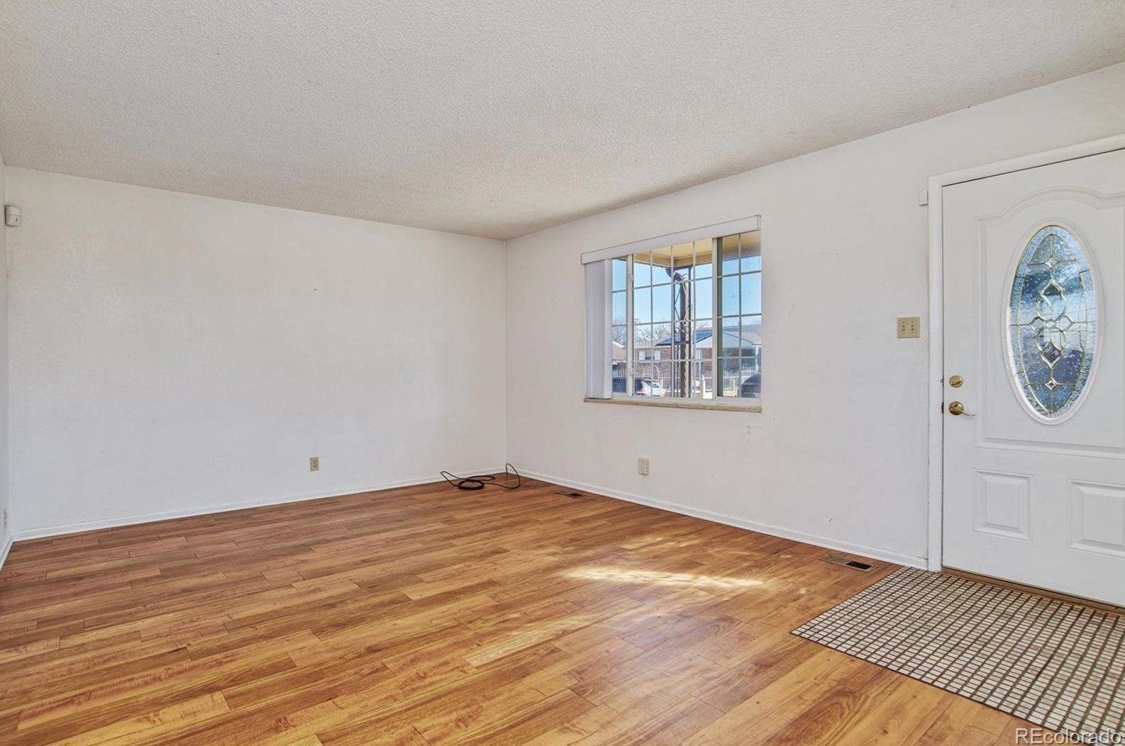 5543 Scranton St, Denver, CO 80239-3637