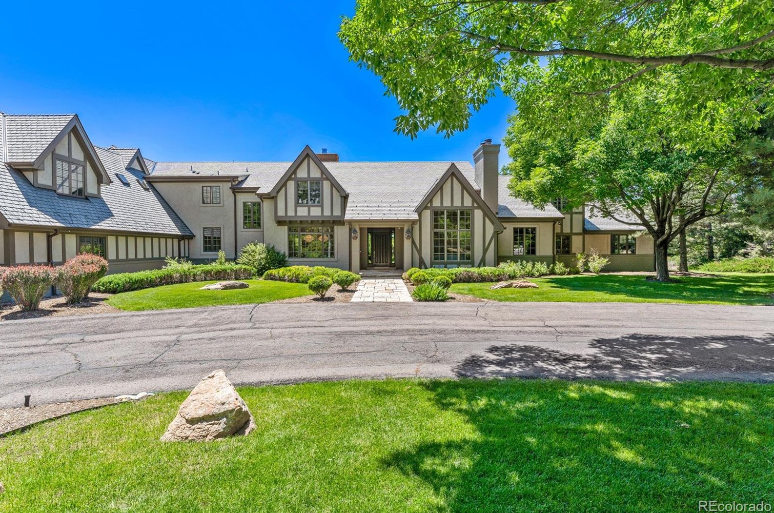 5701 E Stanford Dr, Englewood, CO 80111