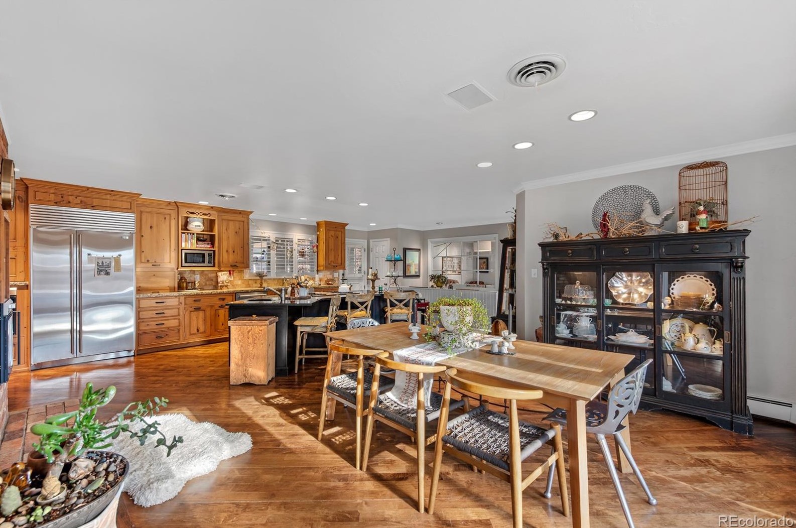 945 Front Range Rd, Littleton CO 80120-4005 exterior