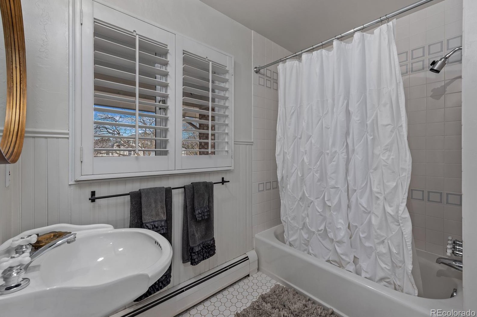 945 Front Range Rd, Littleton CO 80120-4005 exterior