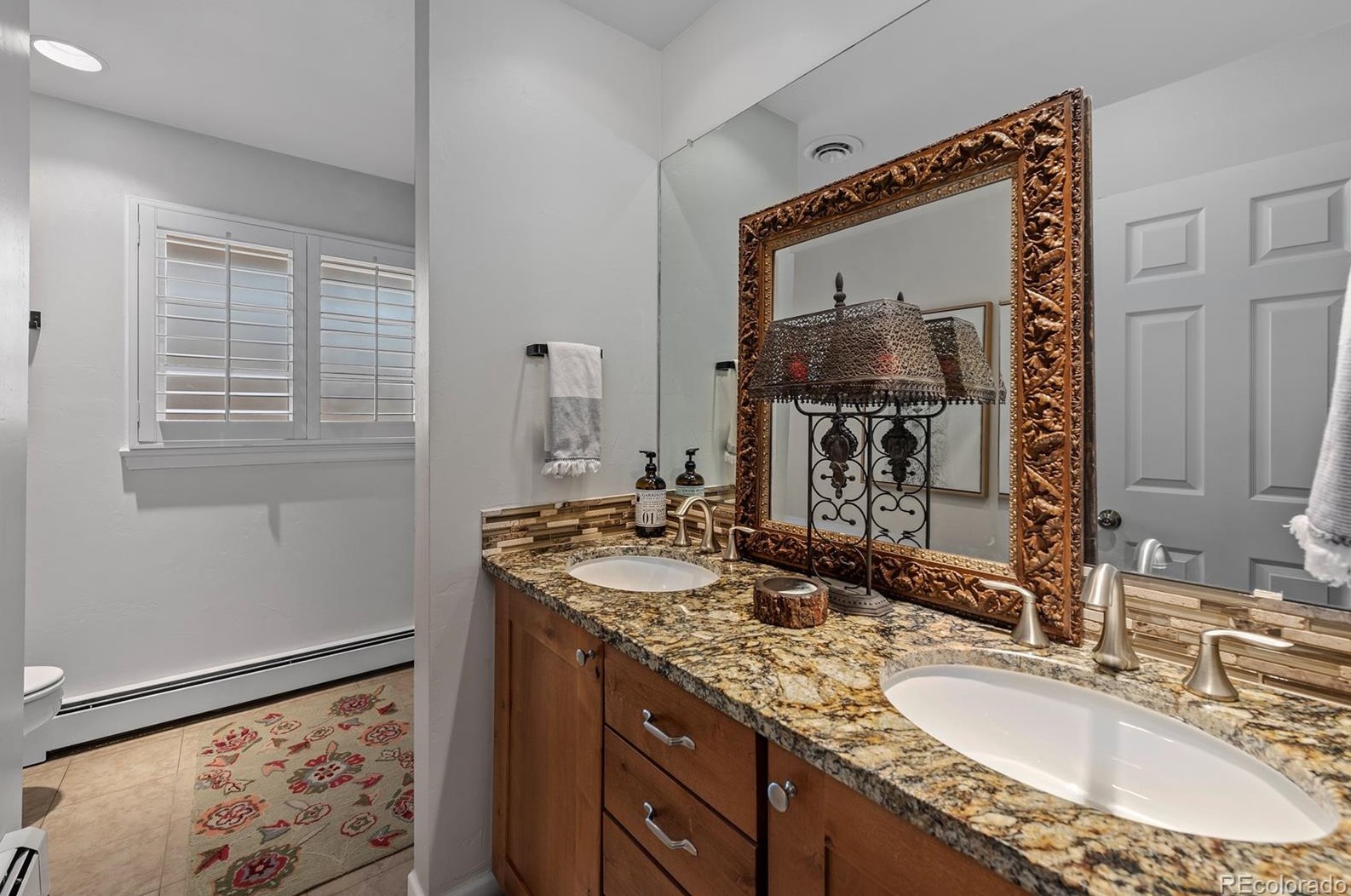 945 Front Range Rd, Littleton CO 80120-4005 exterior