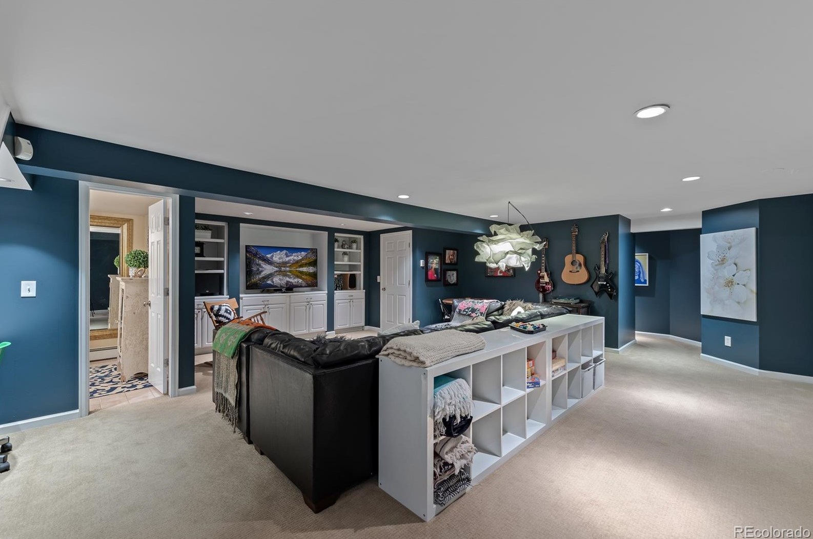 945 Front Range Rd, Littleton CO 80120-4005 exterior