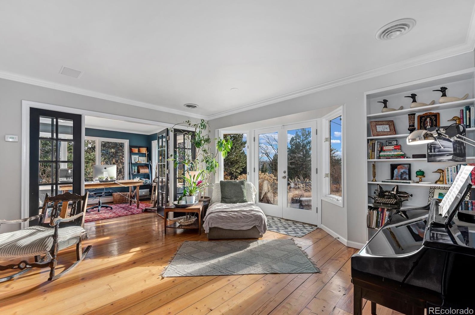 945 Front Range Rd, Littleton CO 80120-4005 exterior