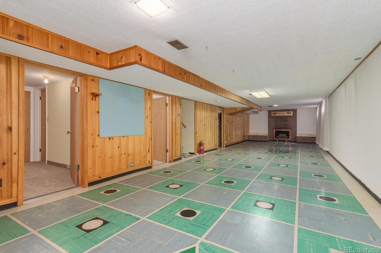 6131 Crestview St, Littleton CO 80120-2843 exterior