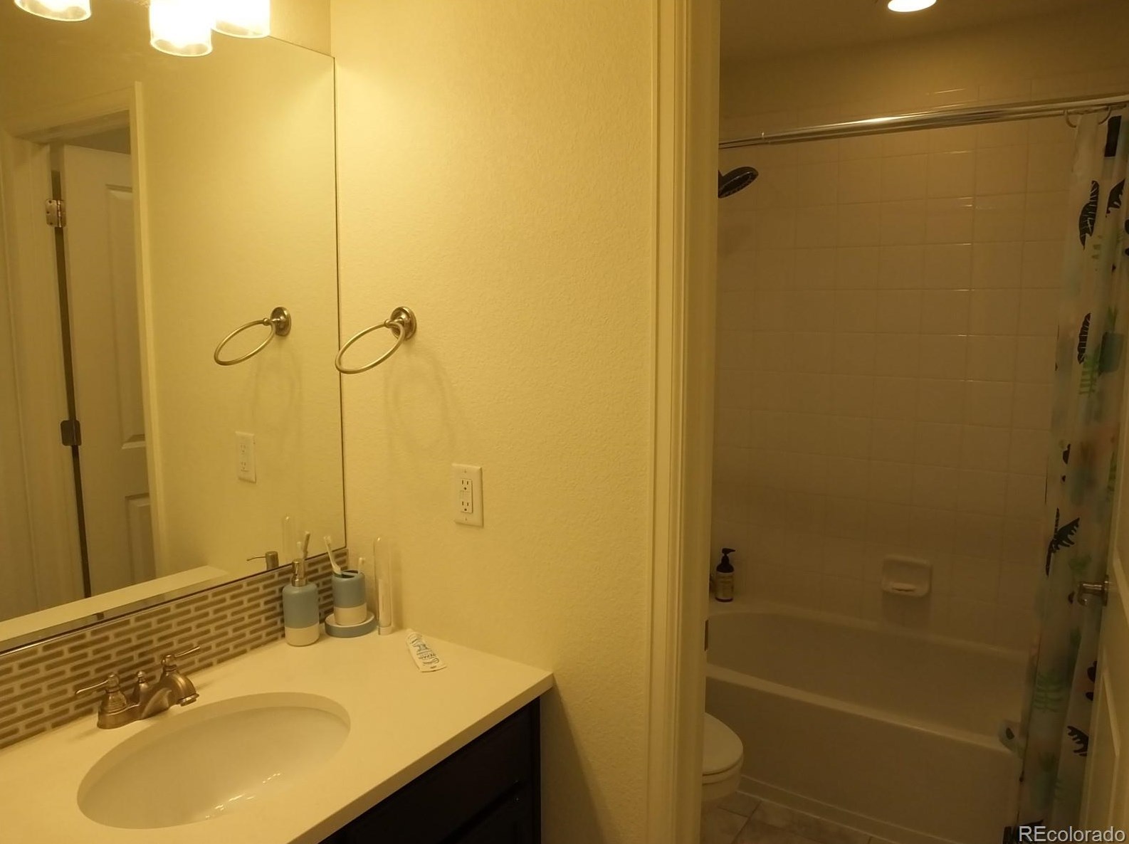 14772 Poundstone Dr, Aurora CO 80015-4230 exterior