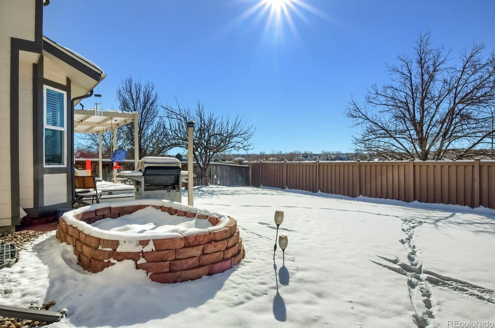 9213 Woodland Dr, Littleton CO 80126-2280 exterior