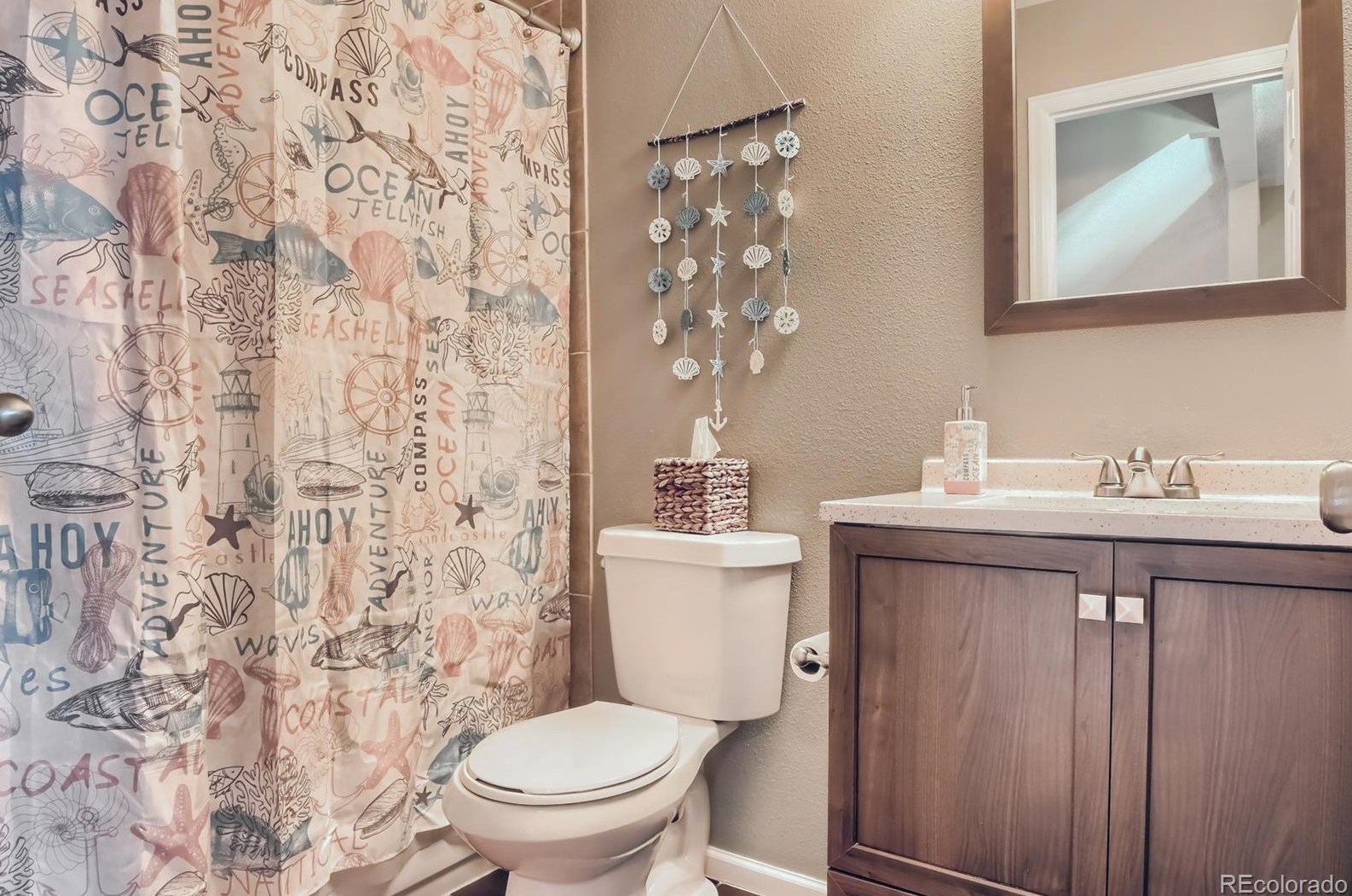 9213 Woodland Dr, Littleton CO 80126-2280 exterior