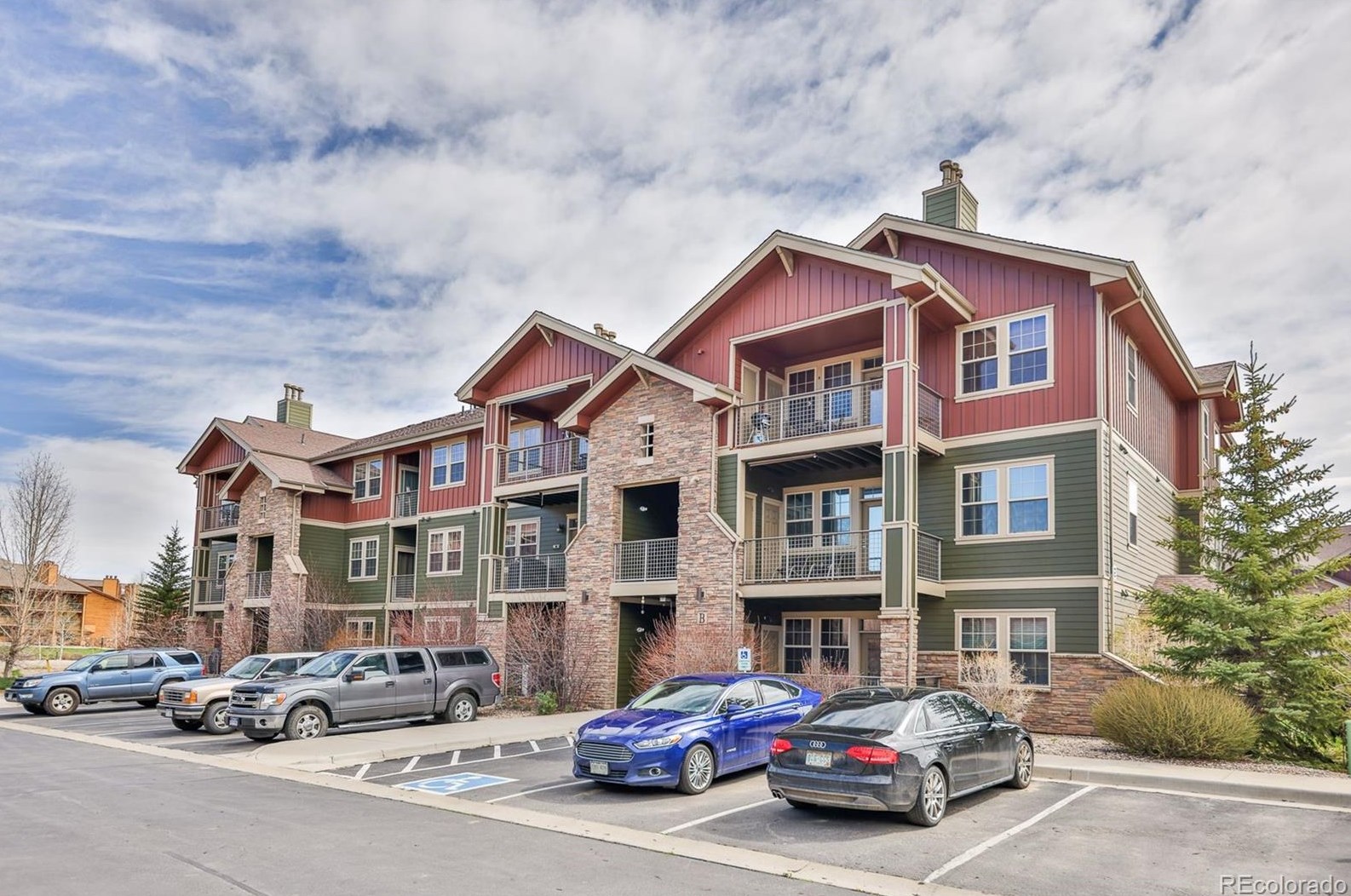 152 Village Rd #b302, Silvercreek, CO 80446