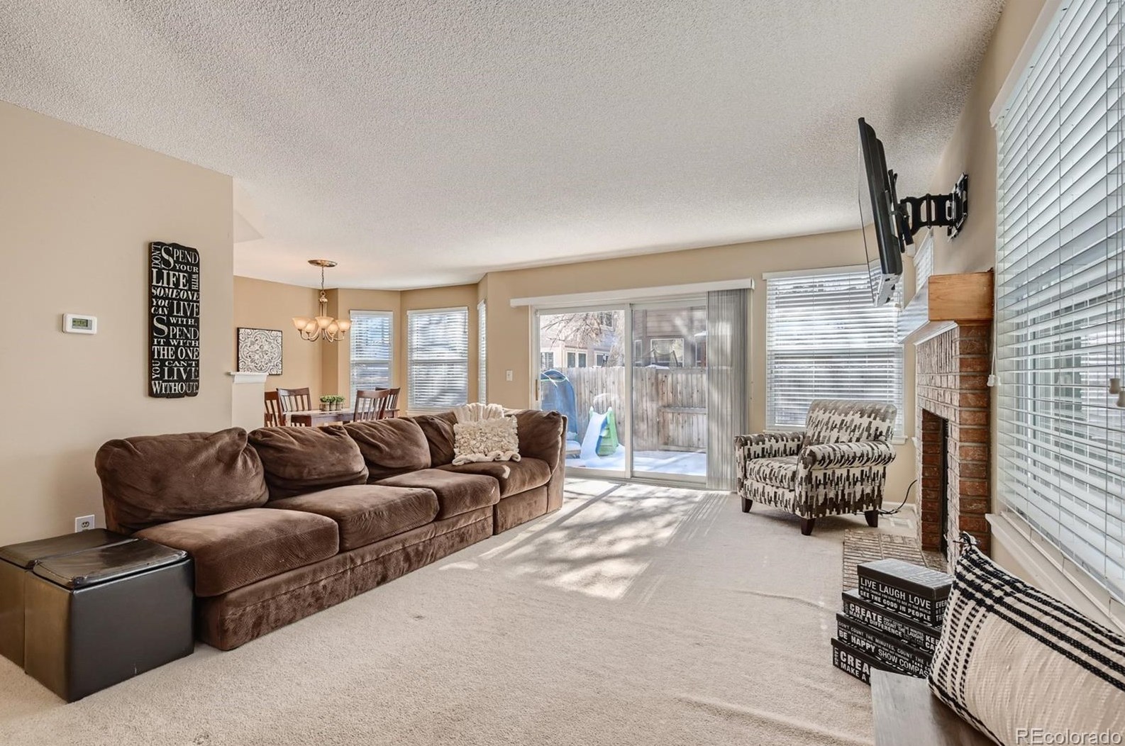 2122 Phillips Ln, Littleton CO 80122-3239 exterior