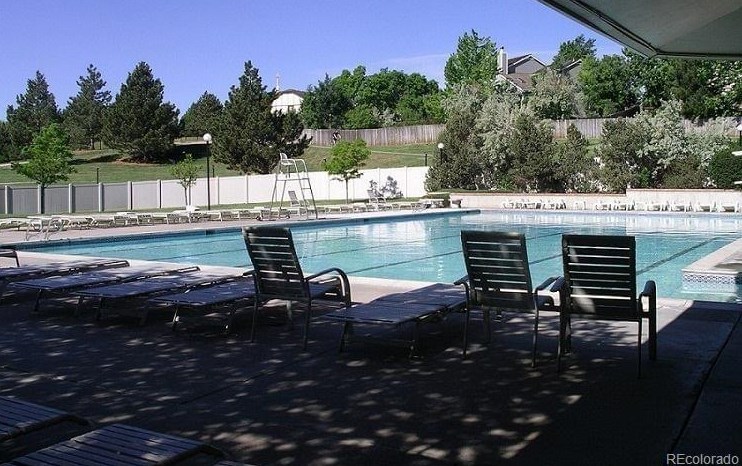 2122 Phillips Ln, Littleton CO 80122-3239 exterior