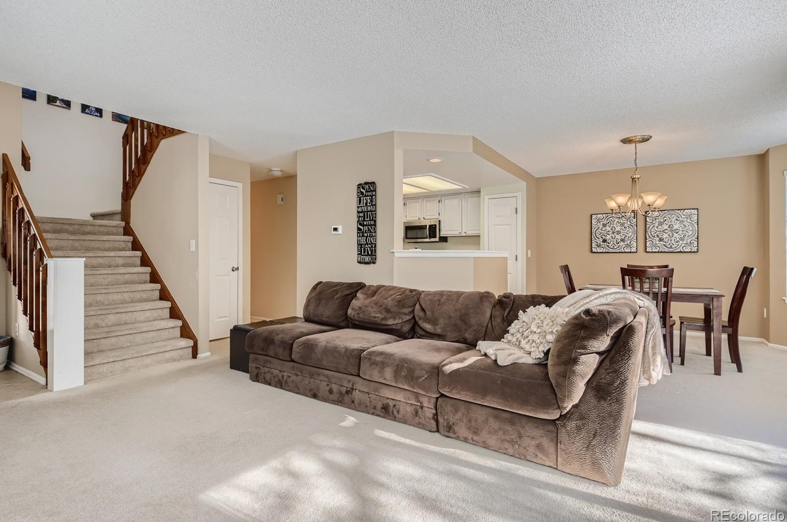 2122 Phillips Ln, Littleton CO 80122-3239 exterior