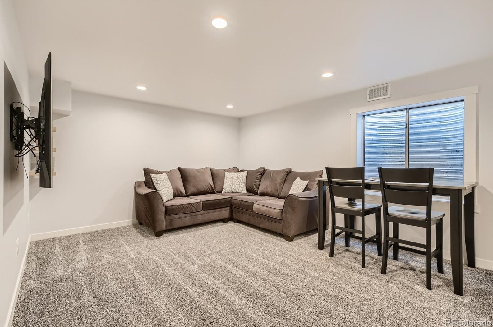 2122 Phillips Ln, Littleton CO 80122-3239 exterior