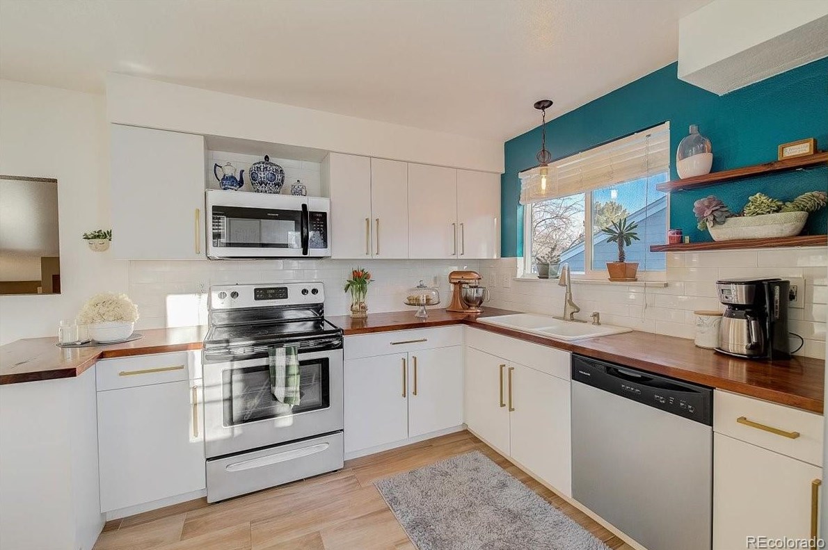 12042 Hornsilver Mtn, Littleton CO 80127-3200 exterior