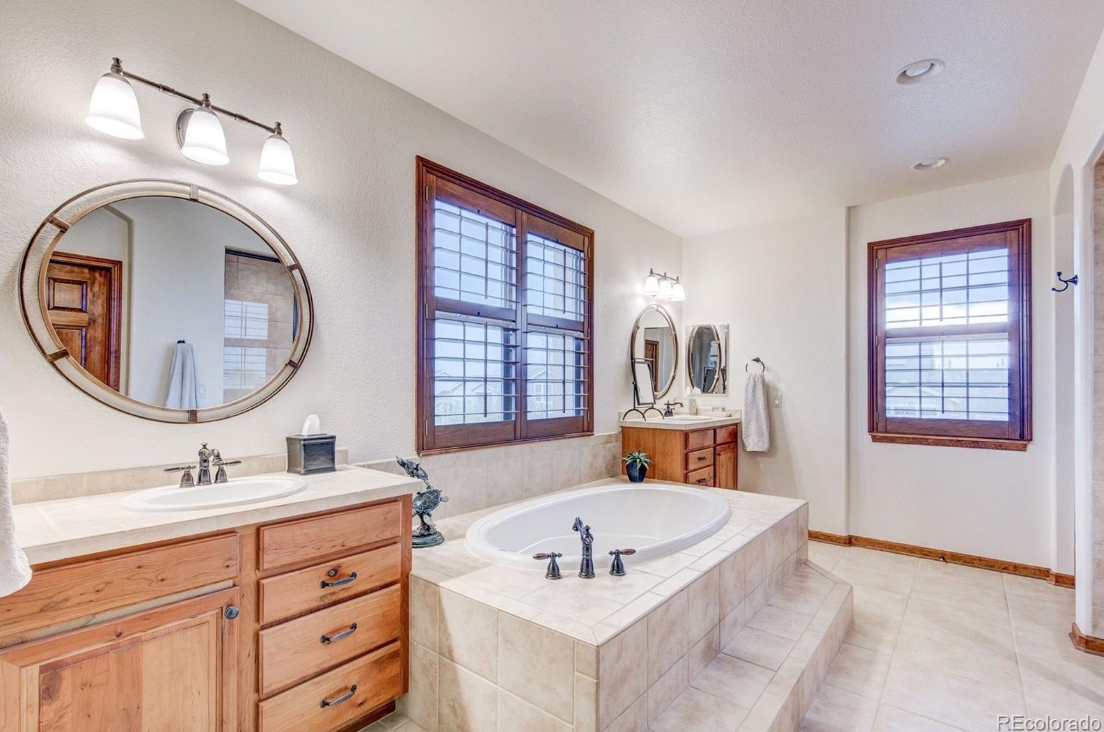 8991 Crossington Way, Littleton CO  80124-5583 exterior