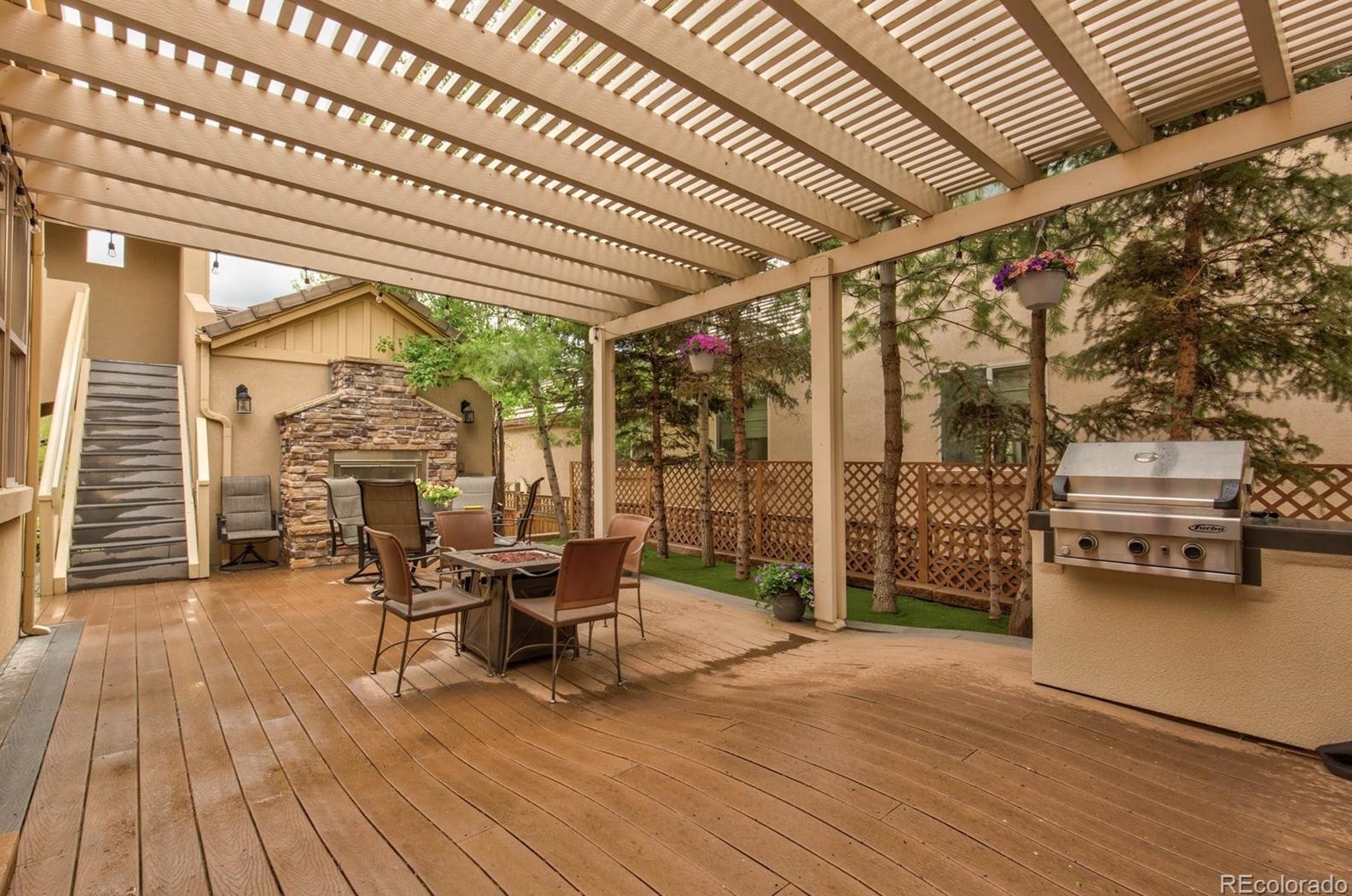 8991 Crossington Way, Littleton CO  80124-5583 exterior