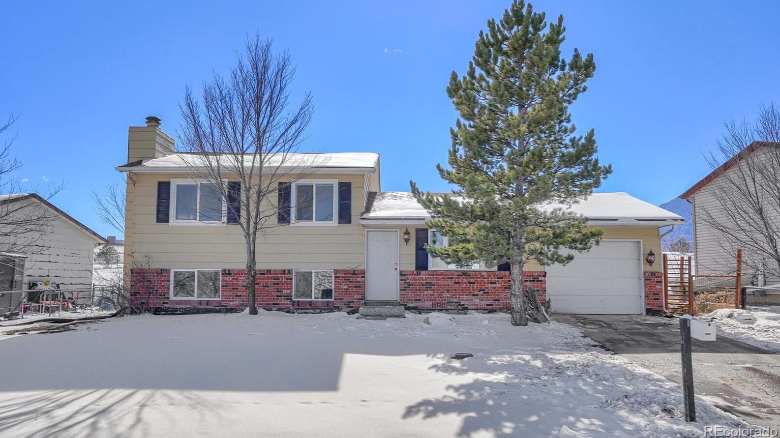 2043 Chamberlin, Colorado Springs, CO 80906-5423