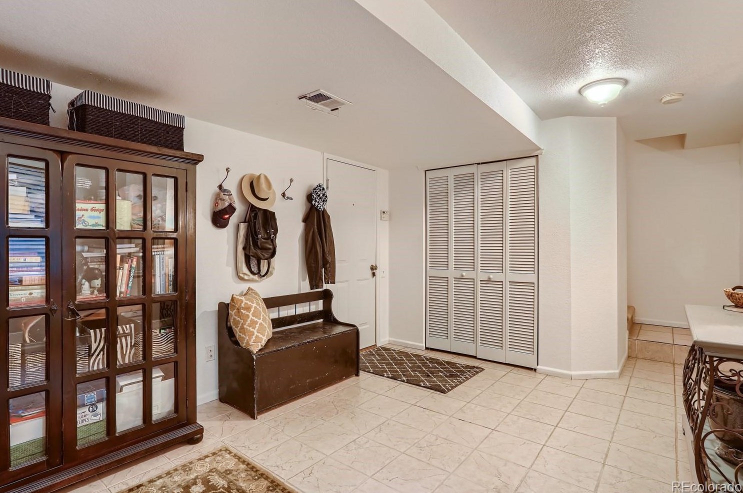 6116 Trailhead Rd, Littleton CO 80130-5328 exterior