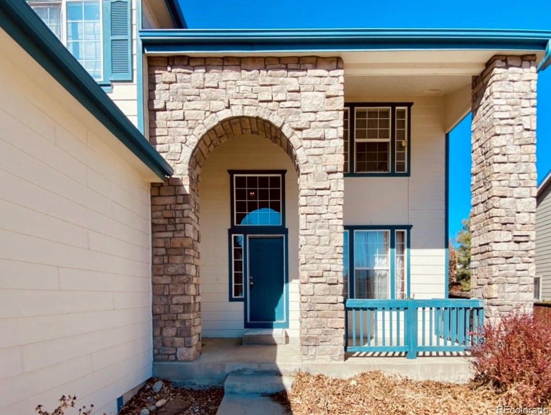 550 Abbey Dr, Longmont, CO 80504-2524