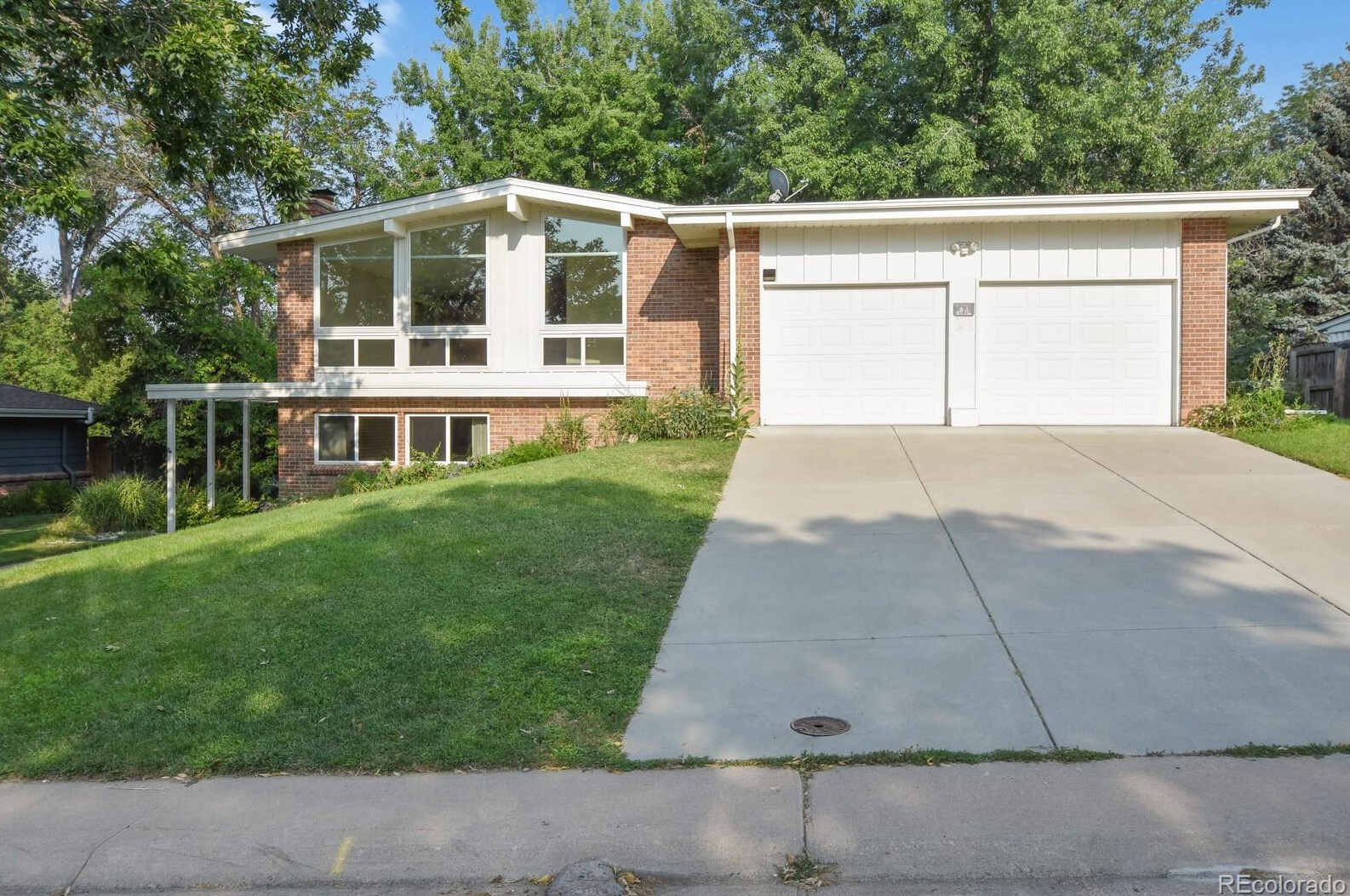 6838 Hill St, Littleton, CO 80120-3617