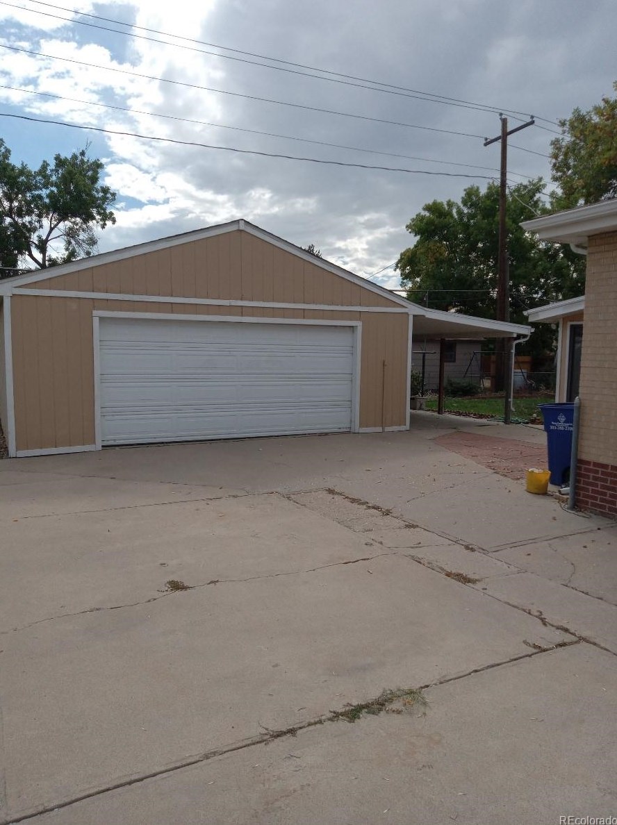 1350 Bridge St, Denver CO  80601-1907 exterior