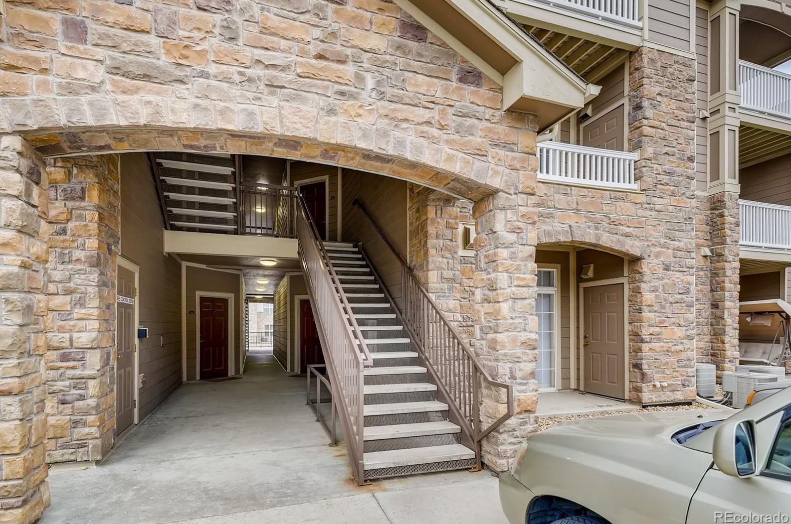 7440 S Blackhawk St #204, Englewood, CO 80112