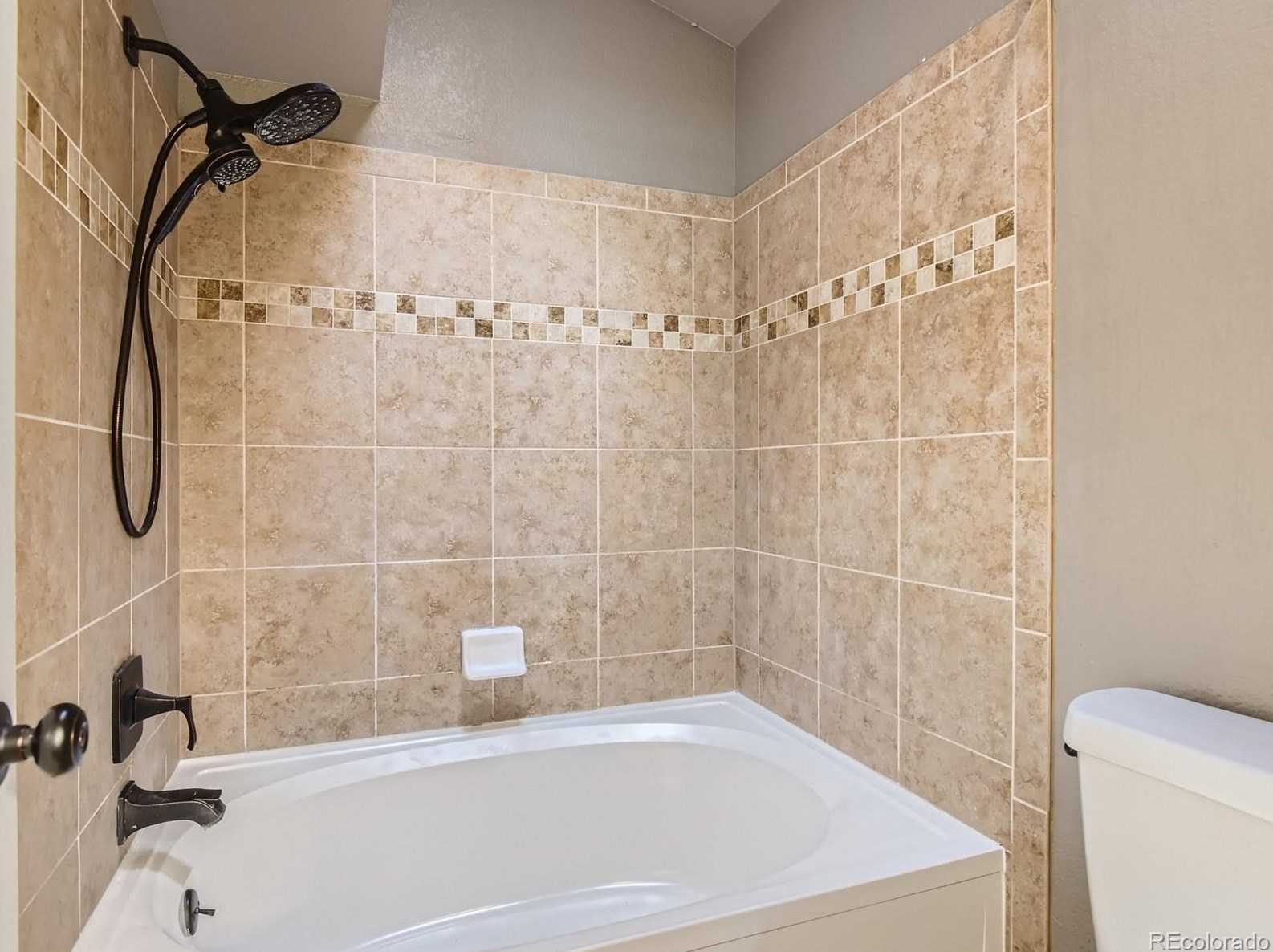 7556 Dawn Dr, Littleton CO 80125-8953 exterior