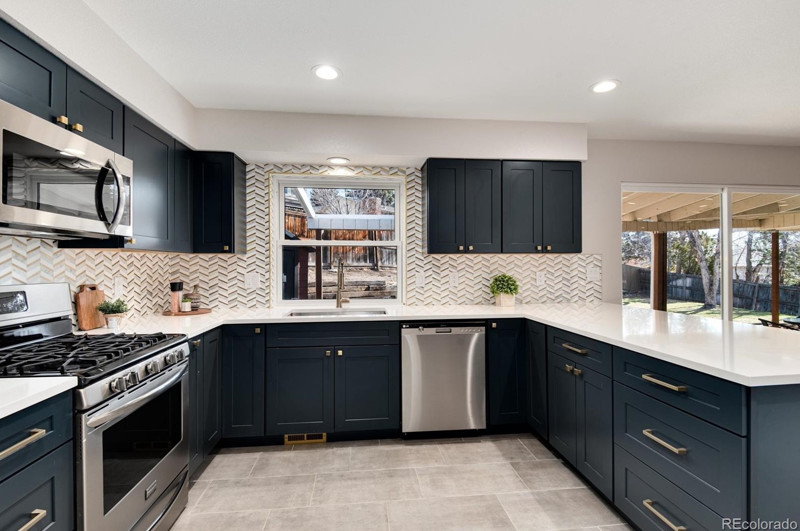 6426 Saulsbury St, Littleton CO  80123-3613 exterior