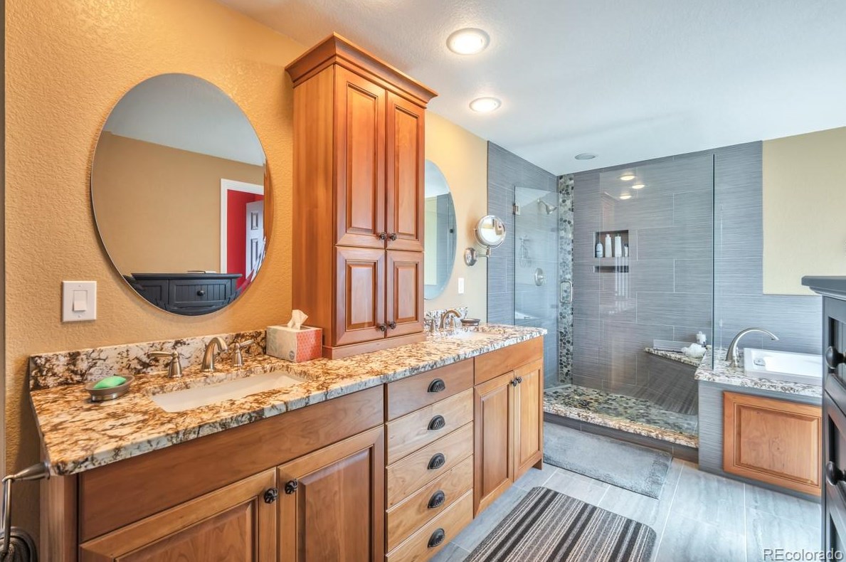 5440 Caryl Ave, Littleton CO 80128-7080 exterior