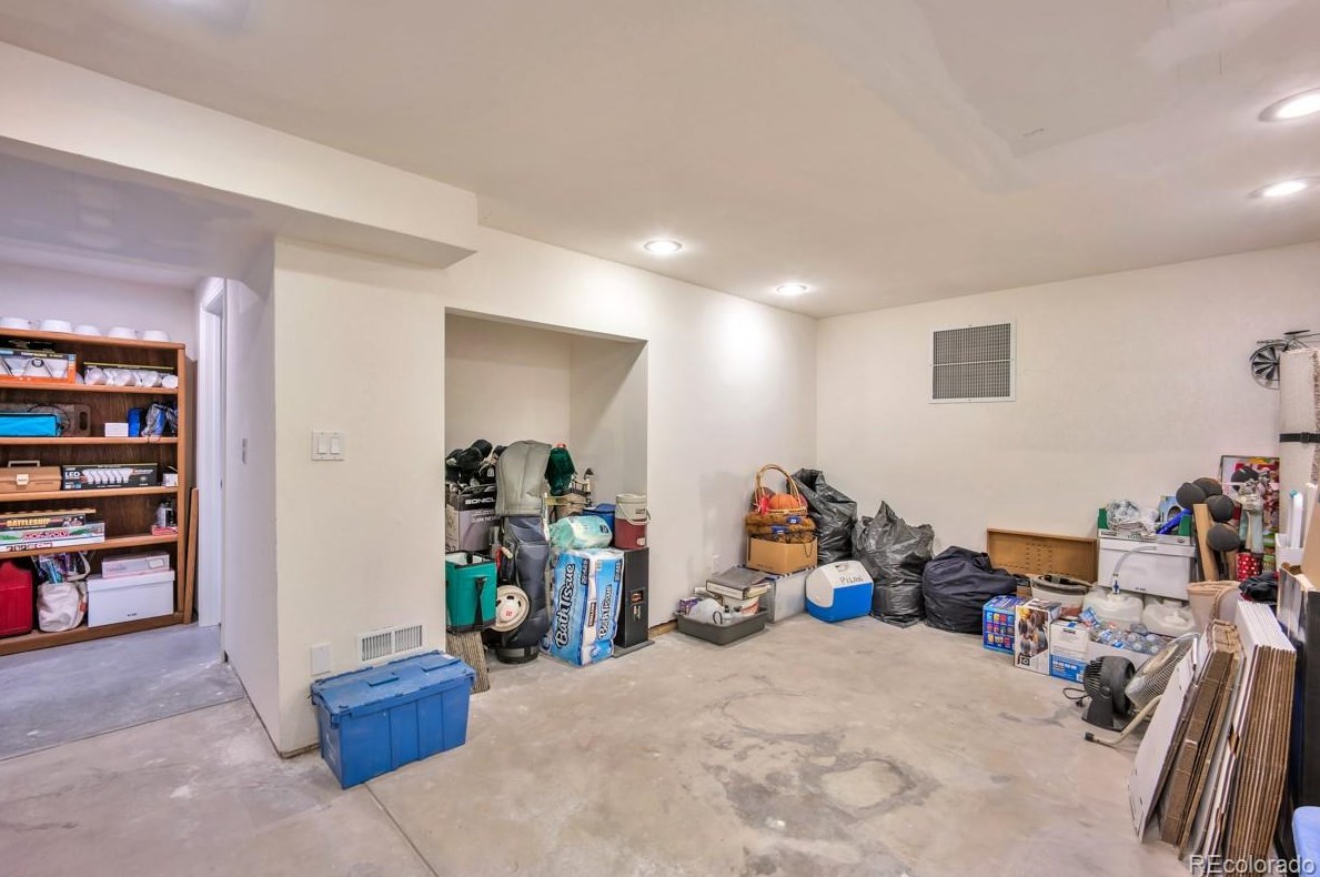 5440 Caryl Ave, Littleton CO 80128-7080 exterior