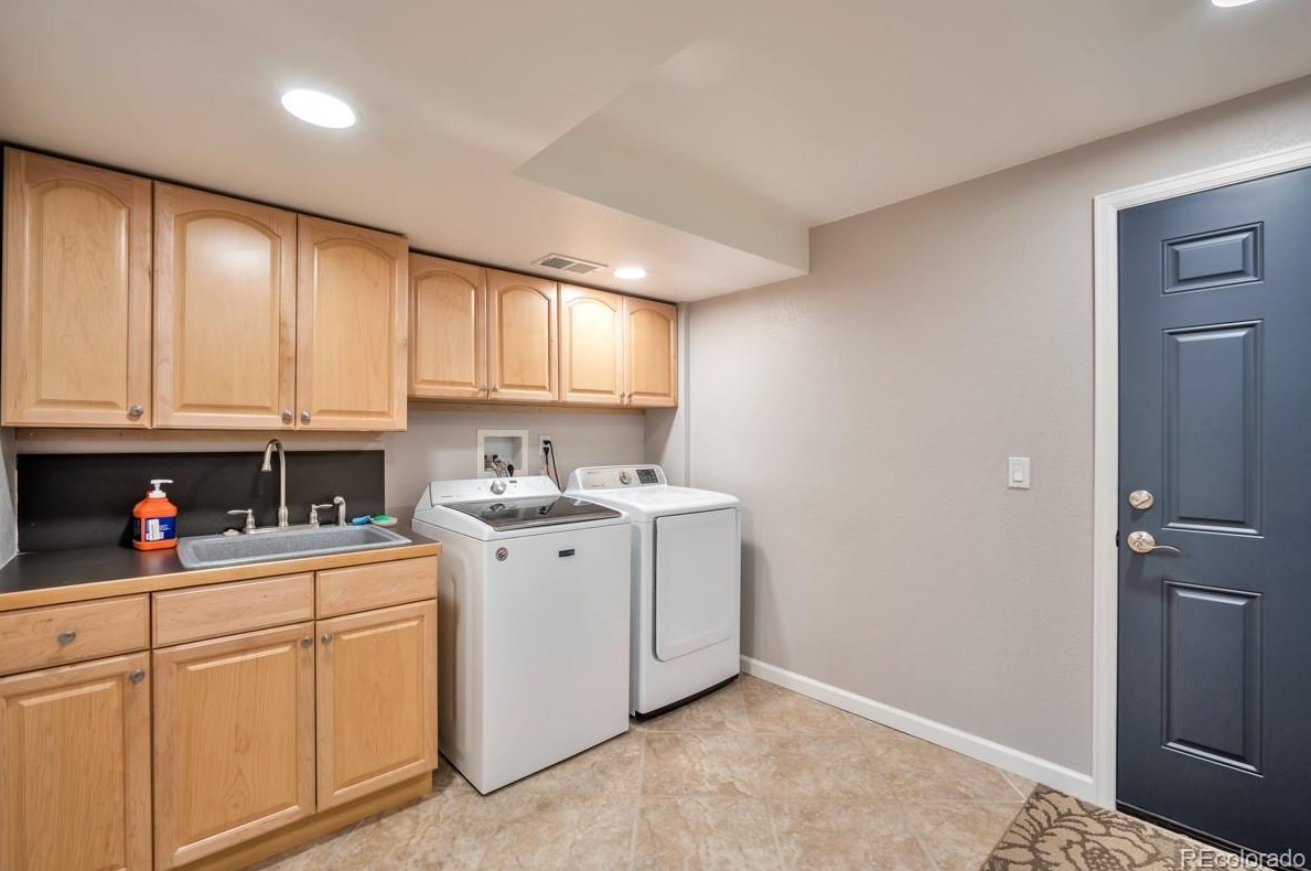 5440 Caryl Ave, Littleton CO 80128-7080 exterior